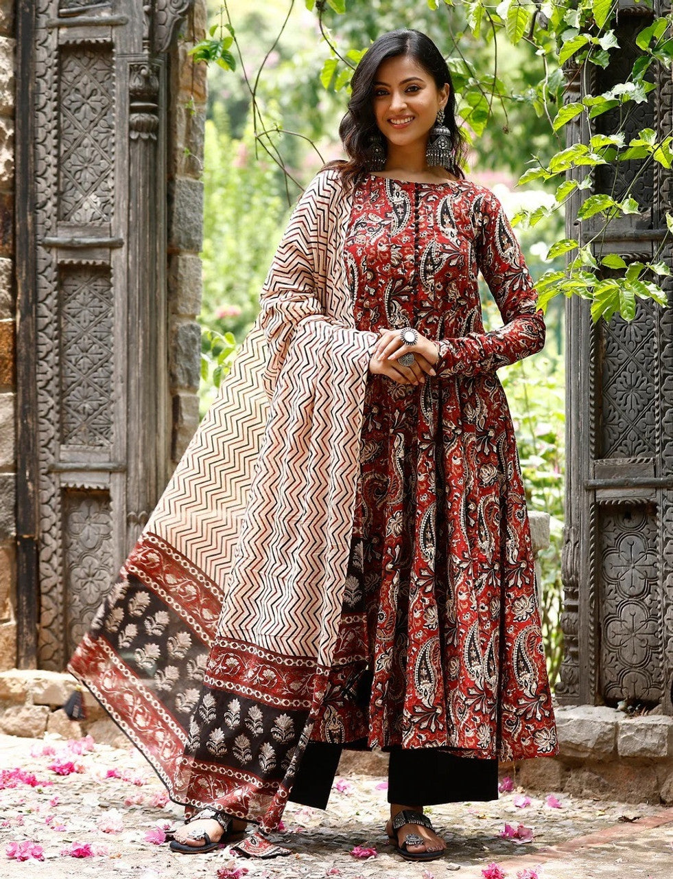 Kurti Pant Dupatta Set, Maroon Rayon Printed, Stitched