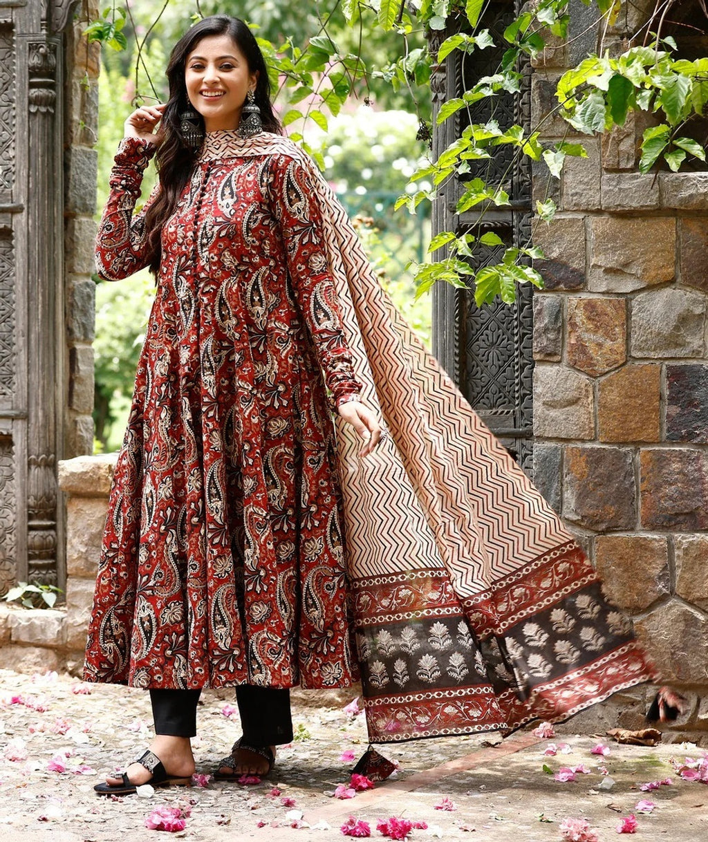 Kurti Pant Dupatta Set, Maroon Rayon Printed, Stitched