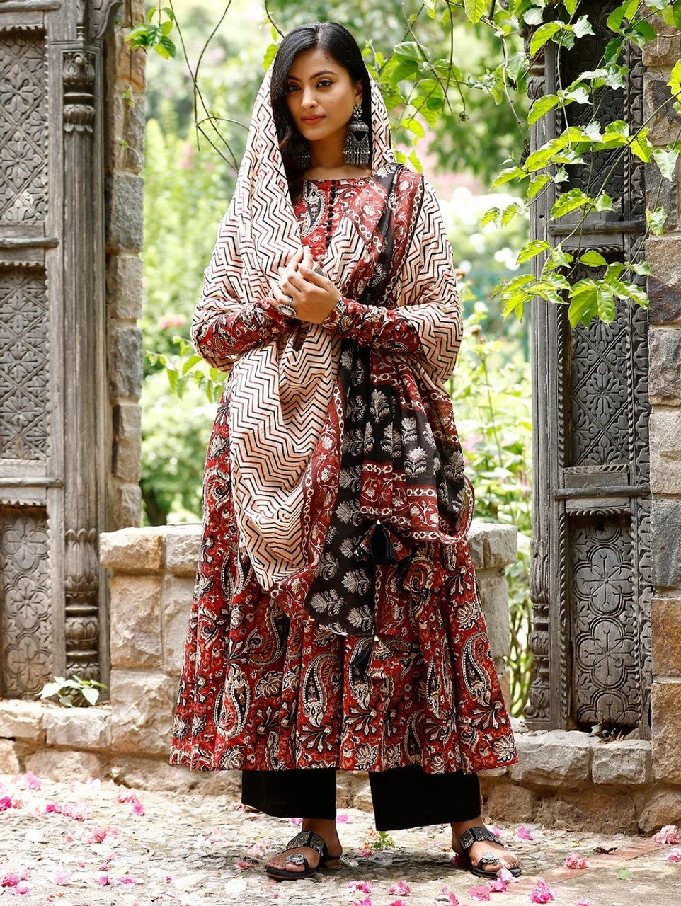 Kurti Pant Dupatta Set, Maroon Rayon Printed, Stitched