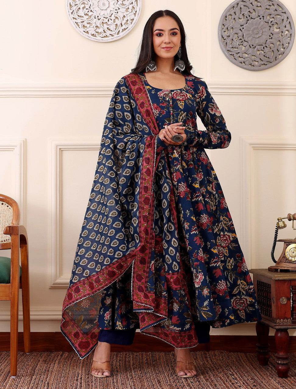 Kurti Pant Dupatta Set, Morpich Rayon Printed, Stitched