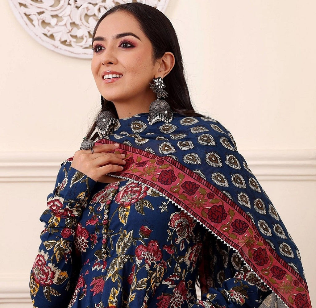 Kurti Pant Dupatta Set, Morpich Rayon Printed, Stitched