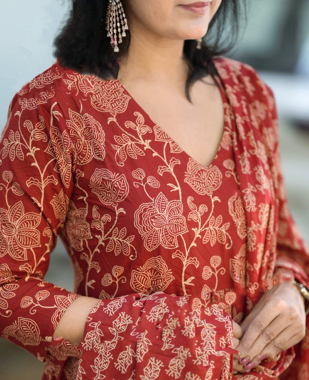 Kurti Pant Dupatta Set, Maroon Rayon Printed, Stitched