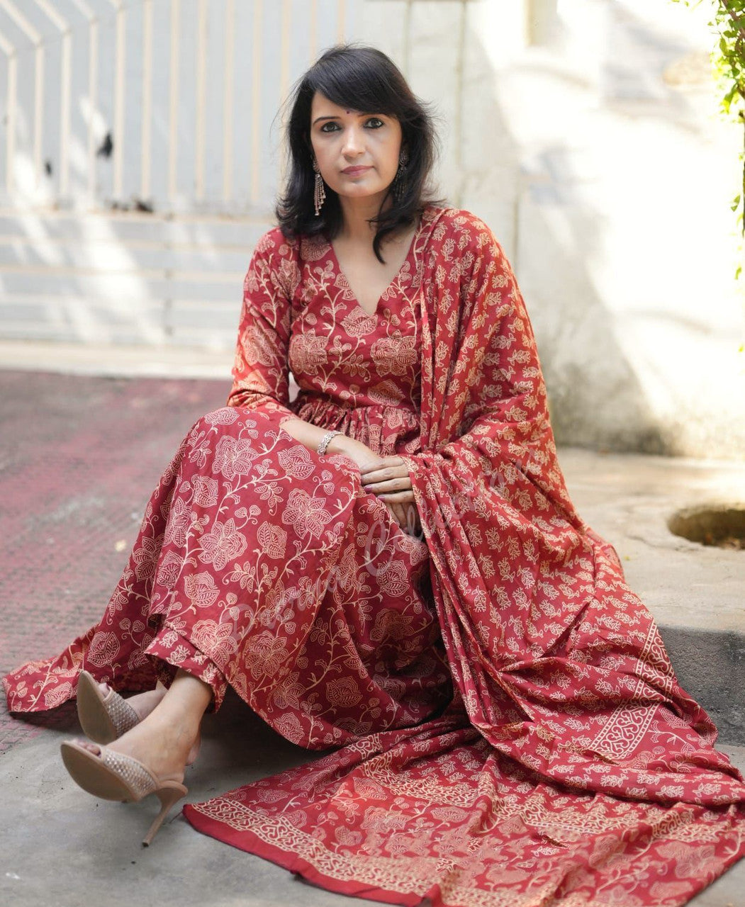 Kurti Pant Dupatta Set, Maroon Rayon Printed, Stitched